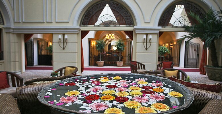 Colony Hotel