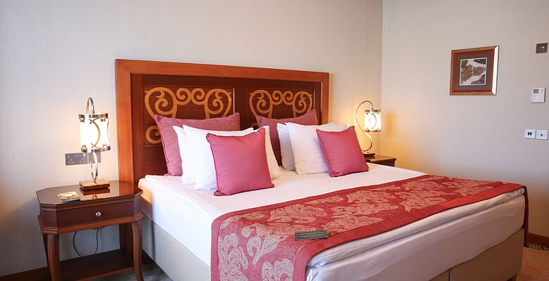 Colony Hotel