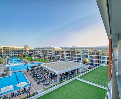Photo of Courtyard Long Beach Holiday Resort