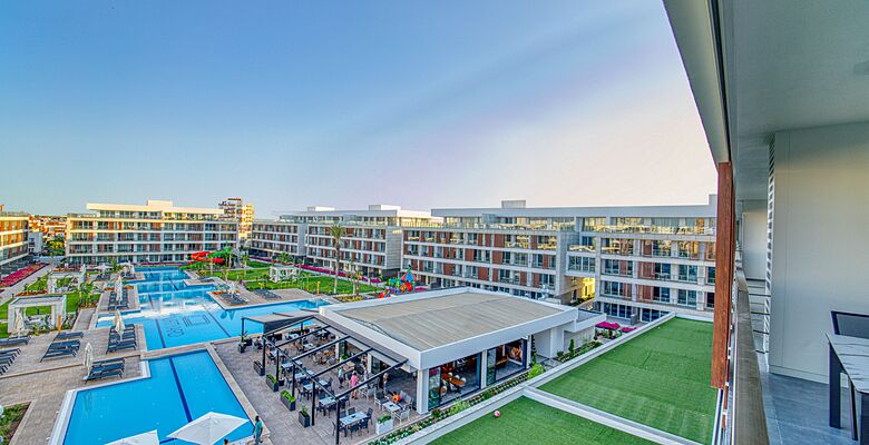 Courtyard Long Beach Holiday Resort