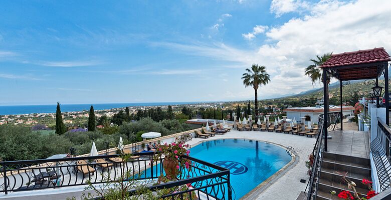 Hideaway Club Hotel