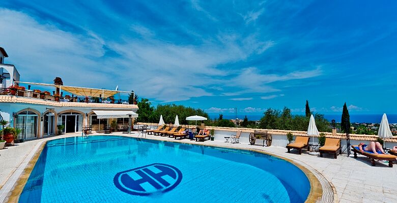 Hideaway Club Hotel