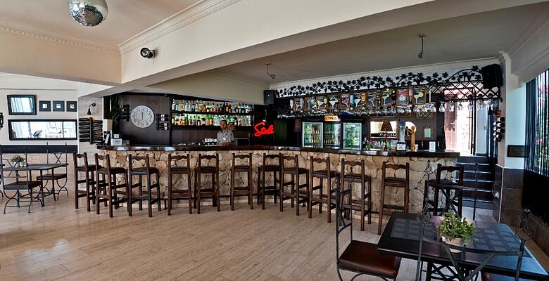 Hideaway Club Hotel