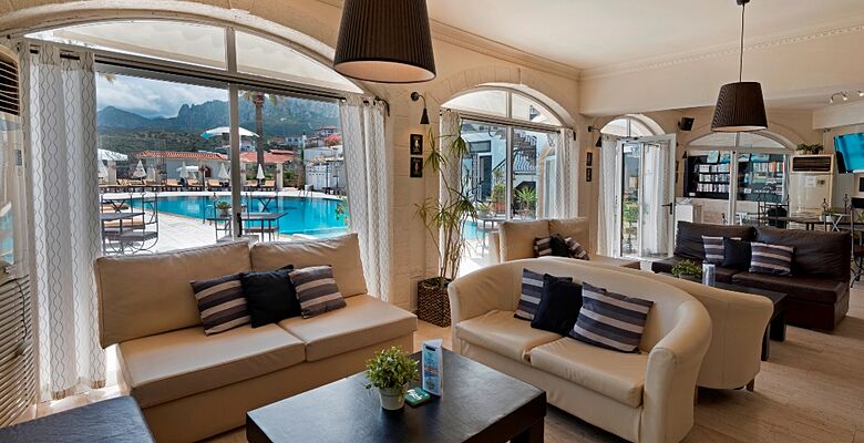 Hideaway Club Hotel
