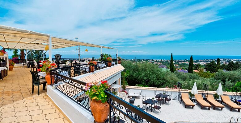 Hideaway Club Hotel
