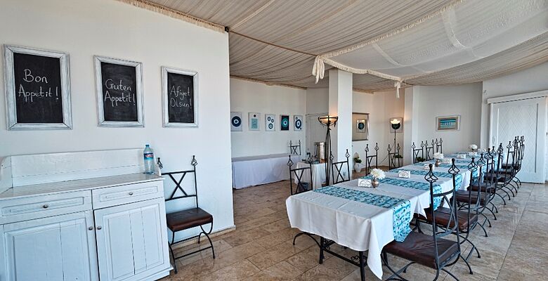 Hideaway Club Hotel