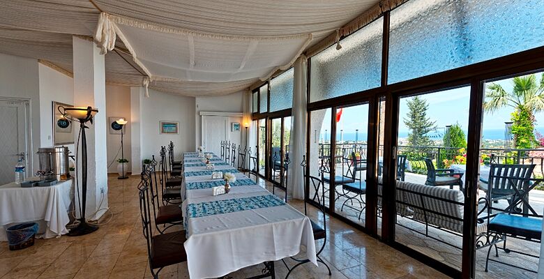 Hideaway Club Hotel