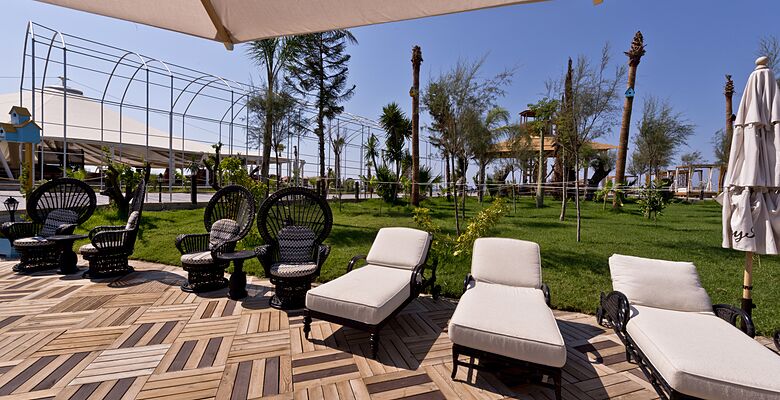 Les Ambassadeurs Hotel