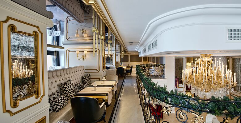 Les Ambassadeurs Hotel