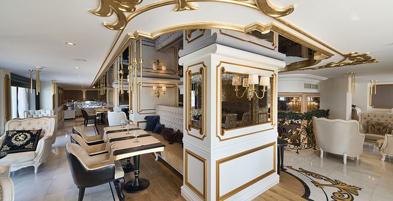 Les Ambassadeurs Hotel