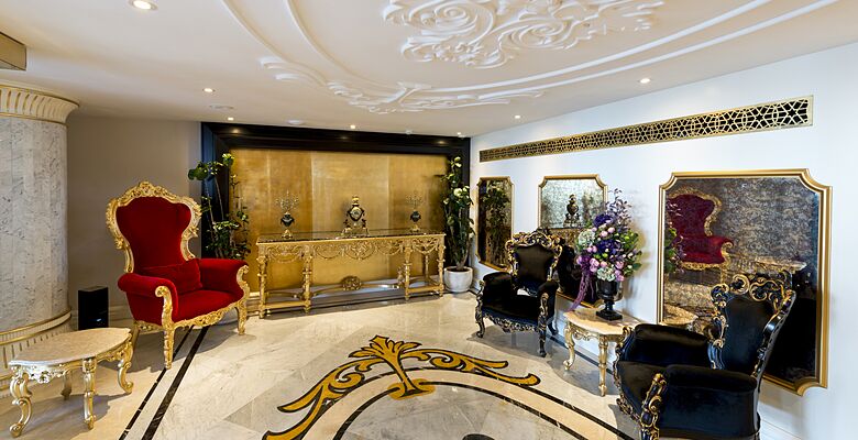 Les Ambassadeurs Hotel