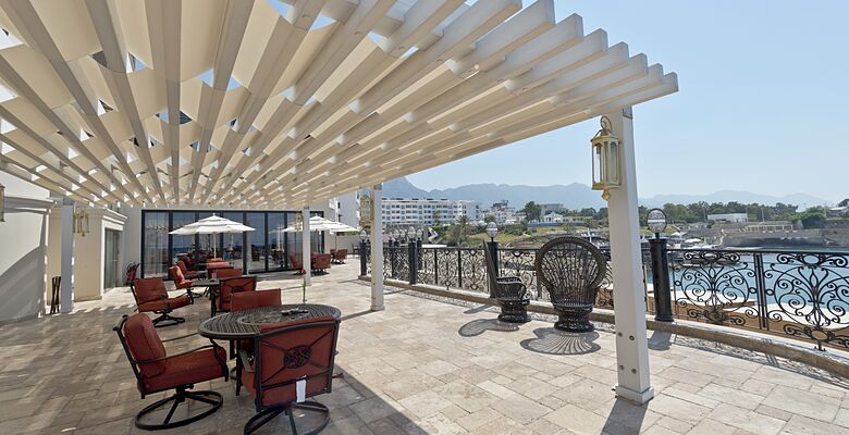 Les Ambassadeurs Hotel