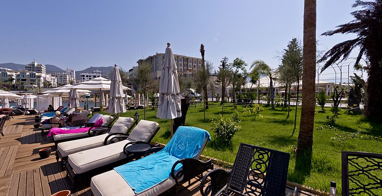 Les Ambassadeurs Hotel