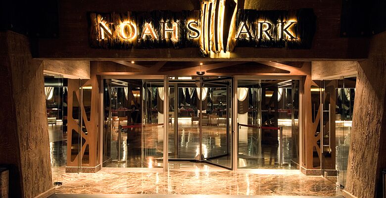 Noah's Ark Deluxe Hotel & Spa