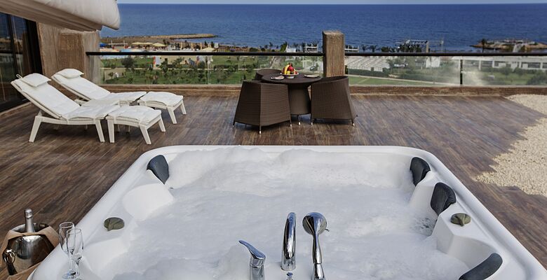 Noah's Ark Deluxe Hotel & Spa