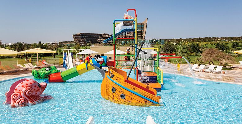 Noah's Ark Deluxe Hotel & Spa