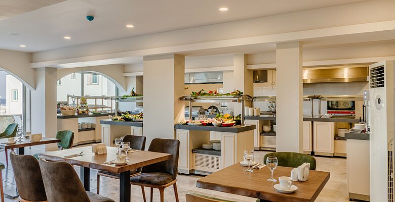 Olivia Palm Hotel