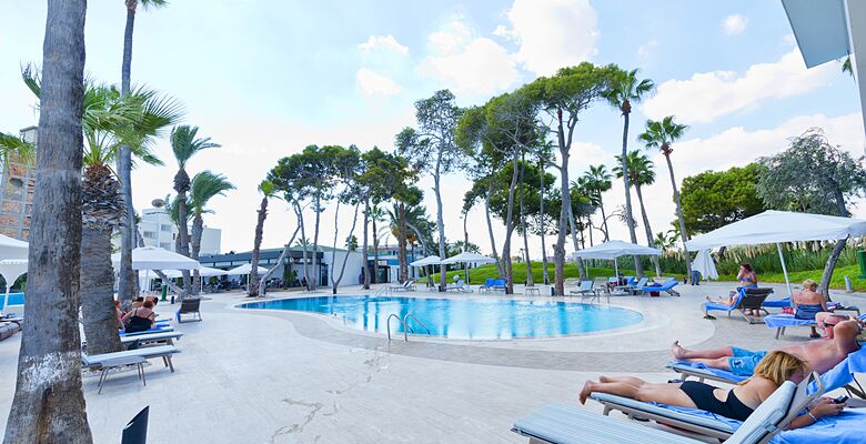 Palm Beach Hotel