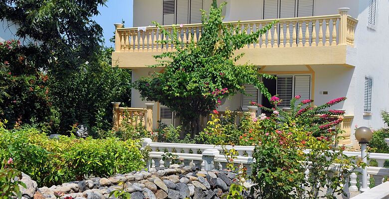 Riverside Garden Resort